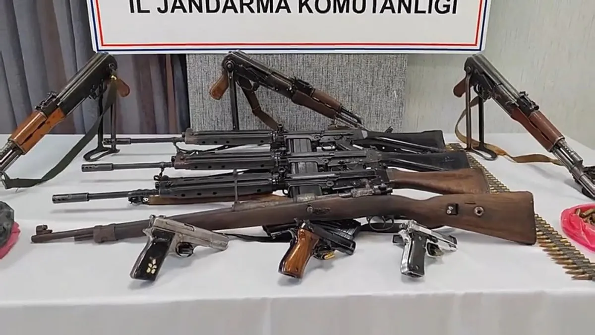 Şanlıurfa’da silah kaçakçılarına operasyon: Bakın silahlar nereden çıktı!
