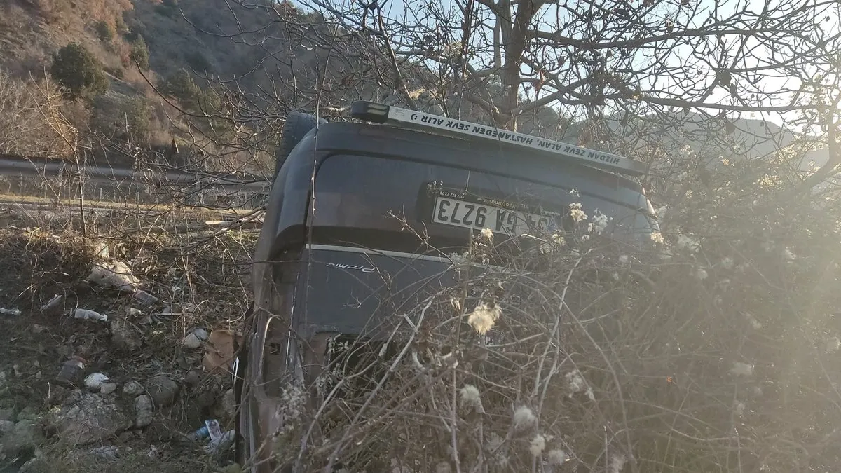 Amasya’da hafif ticari araç takla attı! 1 ölü 4 yaralı