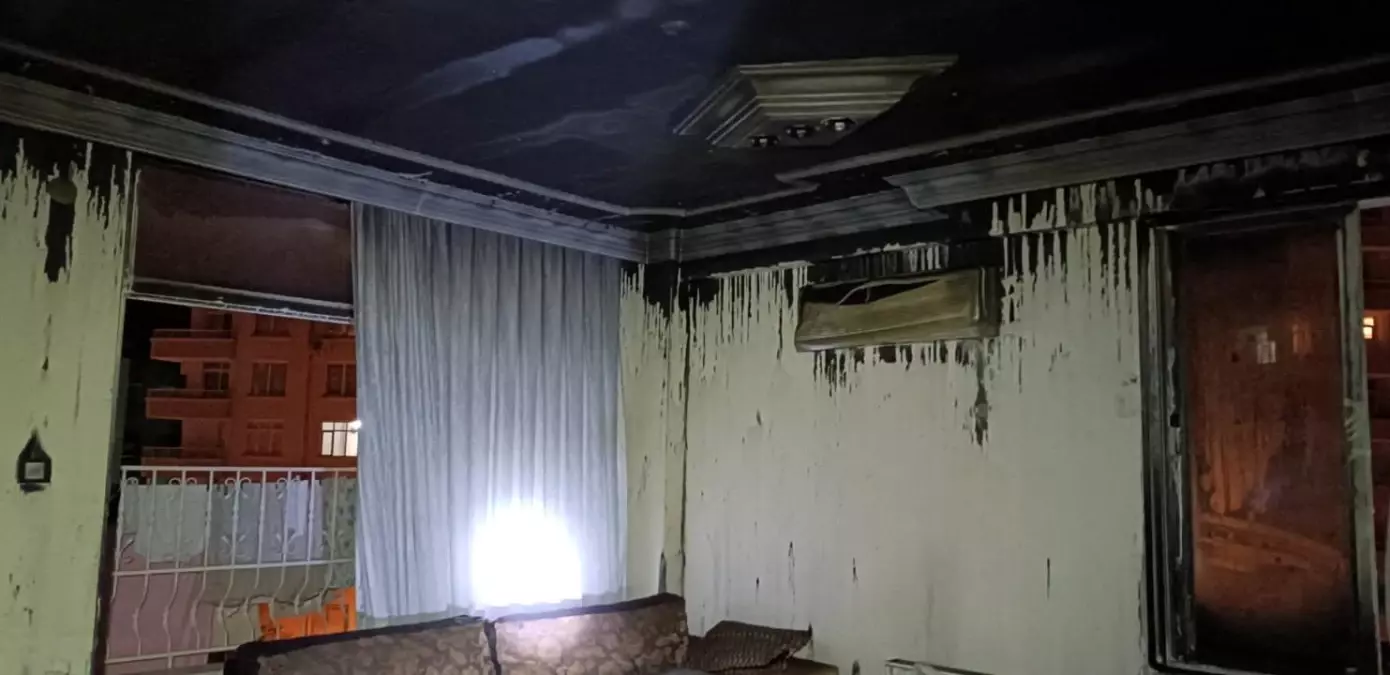 Mersin’de Apartman Yangını Kontrol Altına Alındı